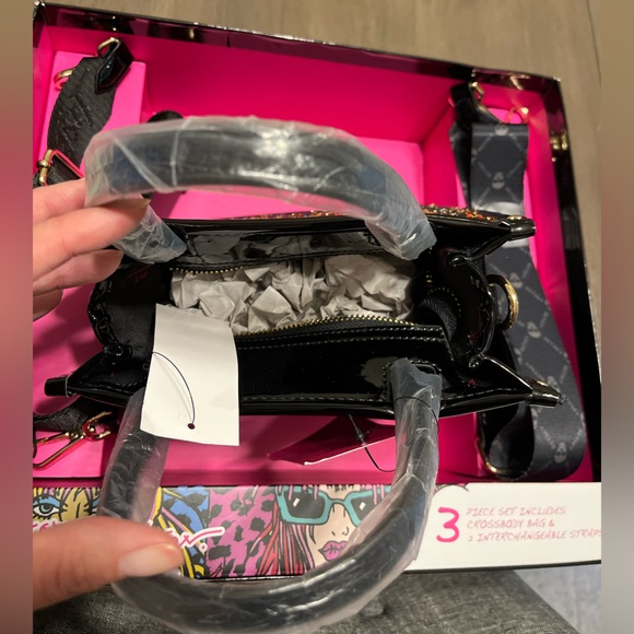 NIB Betsey Johnson Small Multicolor Crossbody Bag Set - Picture 7 of 7